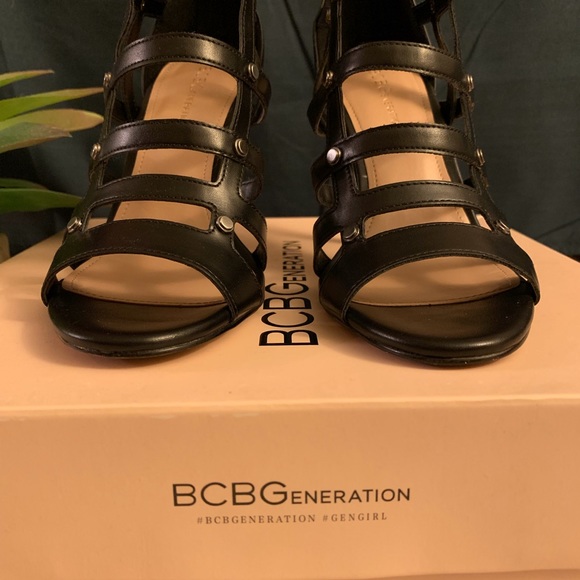 💥Jenna Faux Leather Cage Sandal💥 - Picture 2 of 2